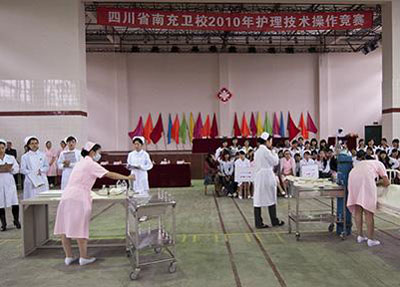 比赛中的学子.jpg 比赛中的学子.jpg