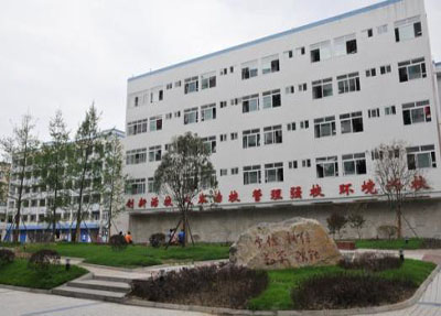 学校教学楼.jpg 学校教学楼.jpg