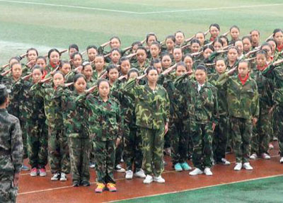 军训中的学子.jpg 军训中的学子.jpg