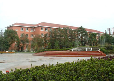 学校建筑.jpg 学校建筑.jpg