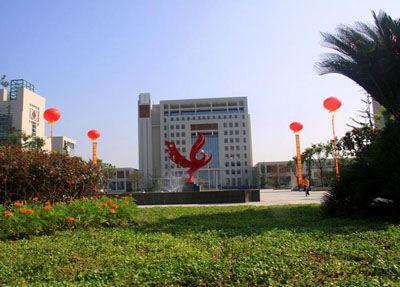 学校正面.jpg 学校正面.jpg