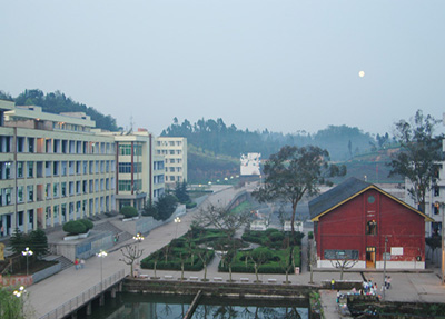 柳职校园.jpg 柳职校园.jpg