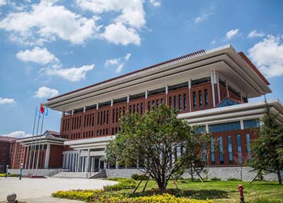 学校建筑.jpg 学校建筑.jpg