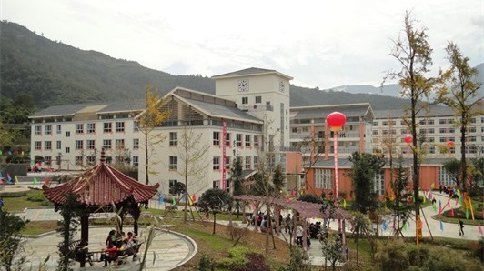 四川省平武县职业高级中学校园环境 四川省平武县职业高级中学校园环境