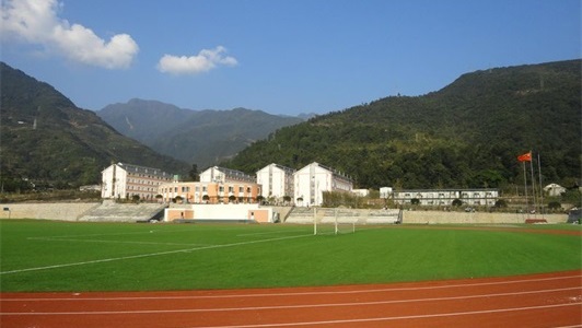 四川省平武县职业高级中学校园环境 四川省平武县职业高级中学校园环境