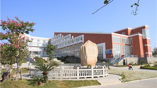 四川省乐山新世纪技工学校校园环境 四川省乐山新世纪技工学校校园环境
