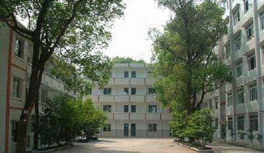 泸州市江阳职业高级中学校校园环境 泸州市江阳职业高级中学校校园环境
