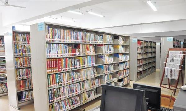 成都市洞子口职业高级中学校图书馆 成都市洞子口职业高级中学校图书馆