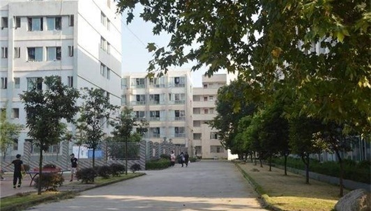遂宁应用高级技工学校校园环境 遂宁应用高级技工学校校园环境