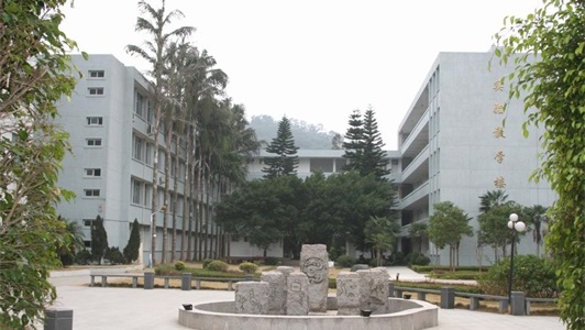 内江市川威技工学校校园环境
