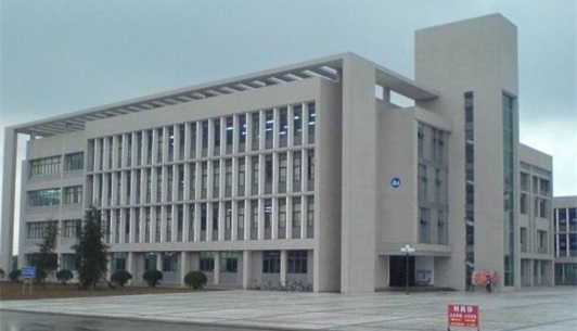 江油市攀长钢技工学校校园环境 江油市攀长钢技工学校校园环境