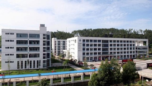 蒲江县技工学校校园环境 蒲江县技工学校校园环境