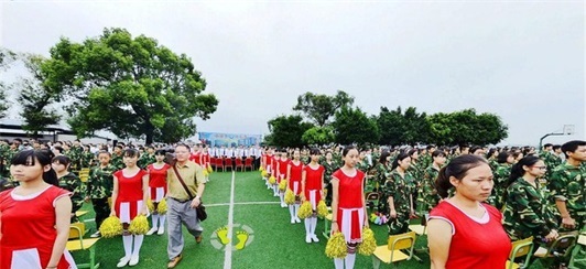 自贡市旅游职业高级中学校园环境 自贡市旅游职业高级中学校园环境