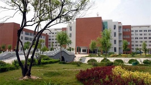 泸州市工业技工学校校园环境 泸州市工业技工学校校园环境