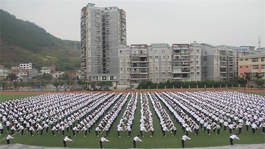 古蔺县职业高级中学校校园环境 古蔺县职业高级中学校校园环境