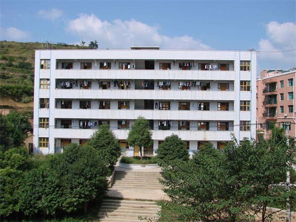 麻江县中等职业学校学校简介 麻江县中等职业学校学校简介