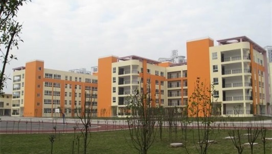 泸州市天宇职业高级中学校校园环境 泸州市天宇职业高级中学校校园环境