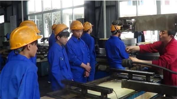 成都市庄园机电职业技术学校热门专业有哪些 成都市庄园机电职业技术学校热门专业有哪些