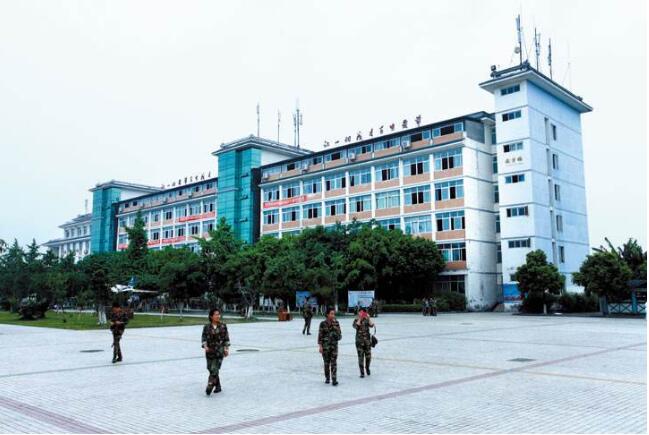 四川省弘博中等专业学校校园环境 四川省弘博中等专业学校校园环境