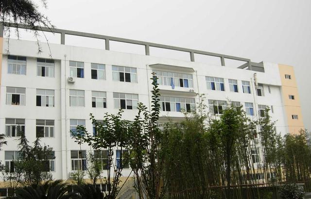 四川省成都市青苏职业中专学校简介 四川省成都市青苏职业中专学校简介