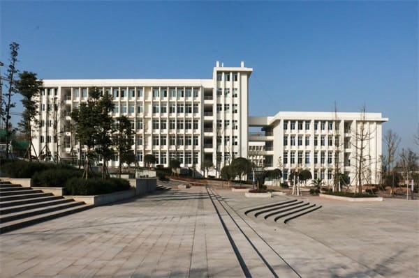 成都信息技术学校校园环境 成都信息技术学校校园环境