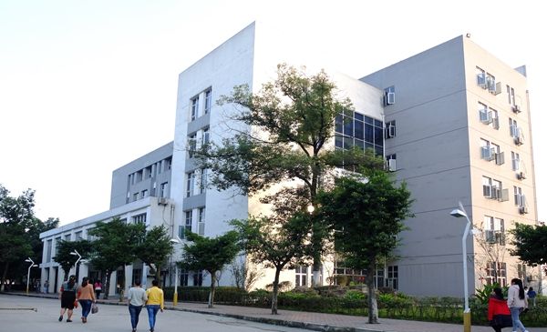 西昌交通学校简介 西昌交通学校简介