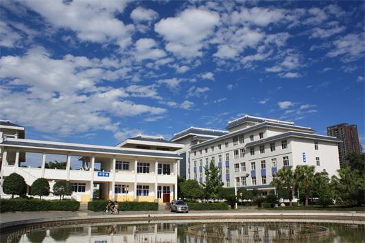 四川交通职业技术学院景观环境 四川交通职业技术学院景观环境