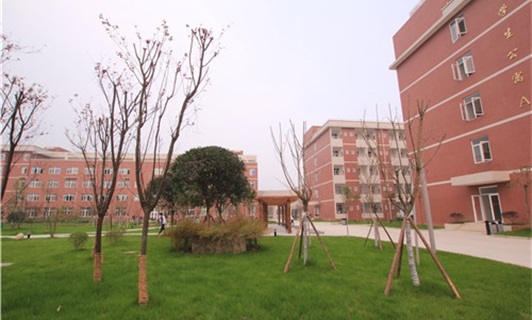都江堰市技工学校校园环境 都江堰市技工学校校园环境