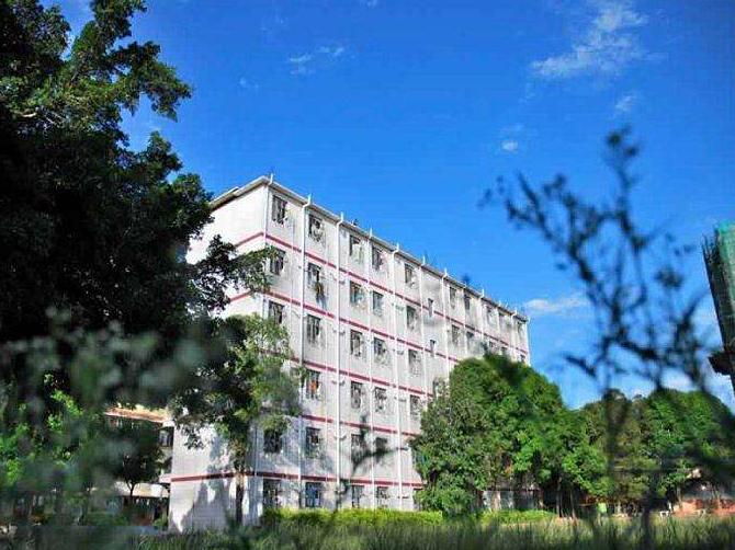 四川省宜宾市工业职业技术学校简介 四川省宜宾市工业职业技术学校简介