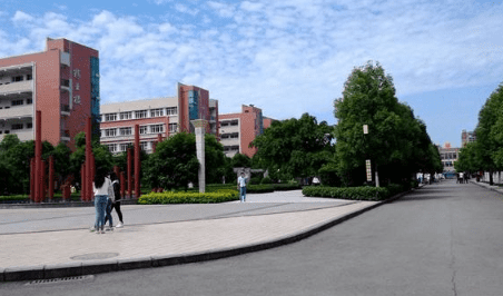 成都石化工业学校简介 成都石化工业学校简介