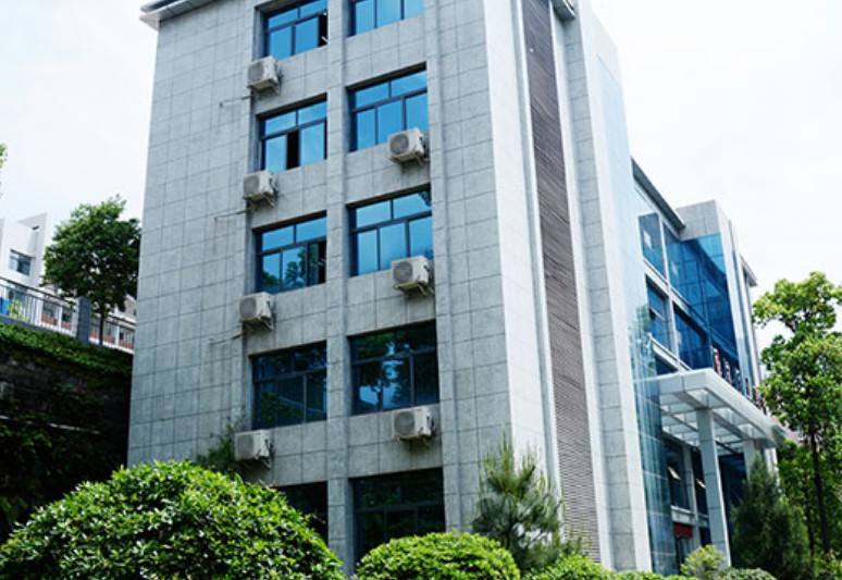 达州凤凰职业技术学校简介 达州凤凰职业技术学校简介