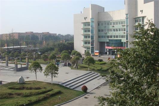 成都纺织高等专科学校地址在哪里 成都纺织高等专科学校地址在哪里
