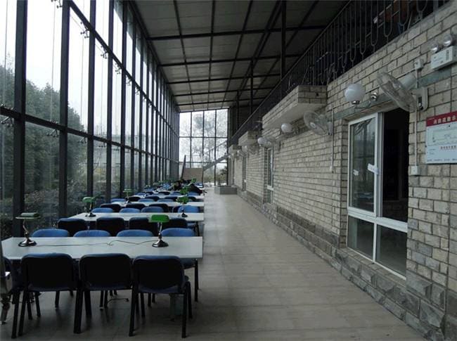 成都科华职业技术学校食堂情况 成都科华职业技术学校食堂情况