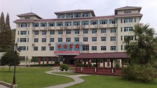 贵州省机电学校校园环境好不好