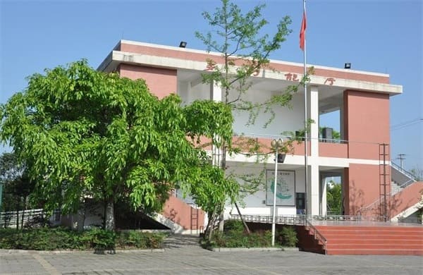 四川省邛崃市职业高级中学地址 四川省邛崃市职业高级中学地址