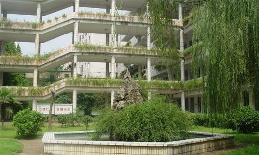 四川省工业设备安装技工学校校园环境 四川省工业设备安装技工学校校园环境