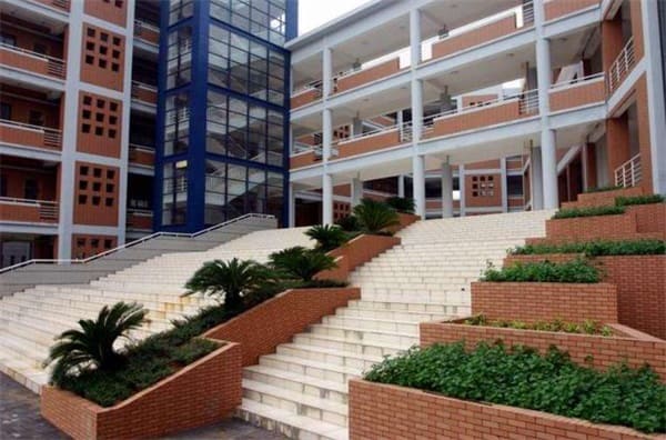 六盘水市体育运动职业技术学校简介 六盘水市体育运动职业技术学校简介