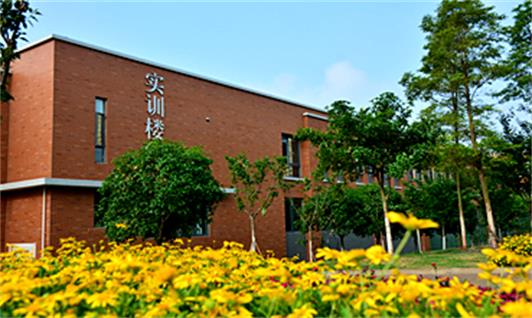 成都五月花高级技工学校校园环境 成都五月花高级技工学校校园环境