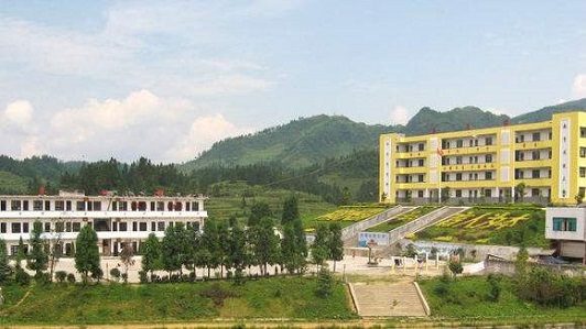 盐源县职业技术中学校校园环境好不好 盐源县职业技术中学校校园环境好不好
