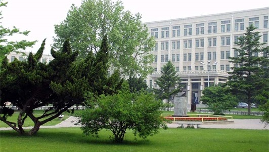 国营八二一厂技工学校校园环境 国营八二一厂技工学校校园环境