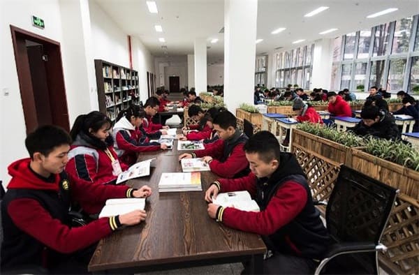 四川省成都市中和职业中学图书馆 四川省成都市中和职业中学图书馆