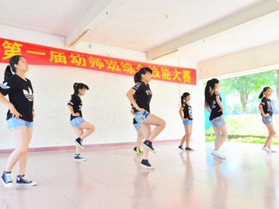 成都幼师专业学校老师有多少呢?