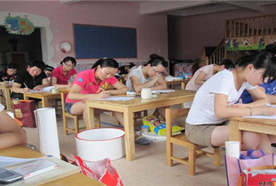 重庆幼儿师范学校:幼师基本素质