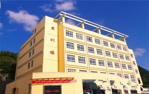 兴义市中等职业学校 兴义市中等职业学校