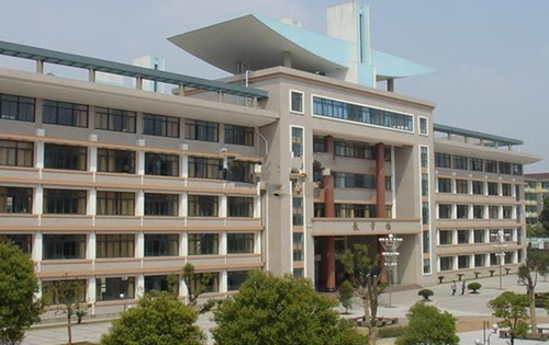 黔西南深兴职业技术学校 黔西南深兴职业技术学校