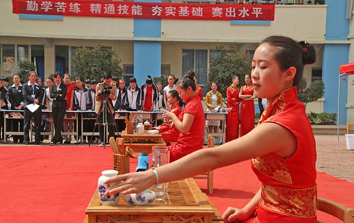 龙里职校 龙里职校