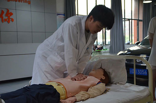 男护士实训