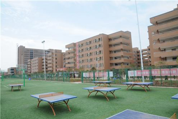 四川希望汽车职业学院 四川希望汽车职业学院