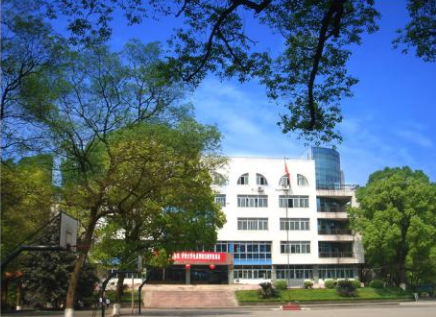 泸州医学院卫生学校报名联系方式