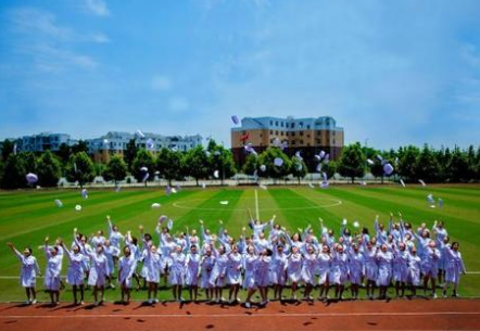 成都铁路卫生学校招生简章